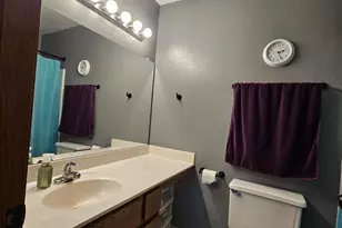 W169N11054 Ashbury Ln, Germantown, WI 53022 - Photo 17