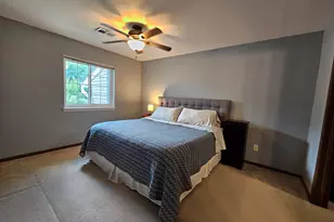 W169N11054 Ashbury Ln, Germantown, WI 53022 - Photo 11