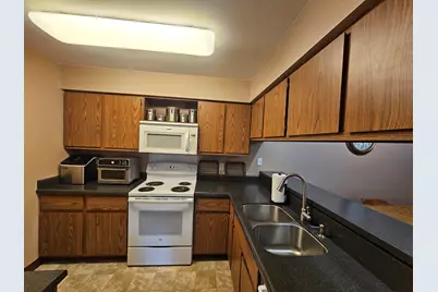 W169N11054  Ashbury Ln #3, Germantown, WI 53022 - Photo 7