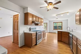 3207 S Ridge Crest Ct, New Berlin, WI 53151 - Photo 17
