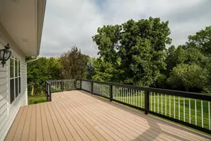 3207 S Ridge Crest Ct, New Berlin, WI 53151 - Photo 9