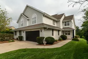3207 S Ridge Crest Ct, New Berlin, WI 53151 - Photo 1