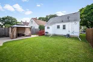 2560 S 71st St, Milwaukee, WI 53219 - Photo 17