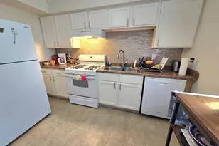 1407 Oakes Rd, Racine, WI 53406 - Photo 9