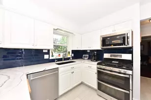 N102W7150 Harrison Ave, Cedarburg, WI 53012 - Photo 9