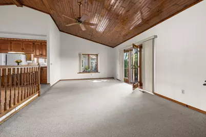 W180N9841  Riversbend Cir, Germantown, WI 53022 - Photo 9