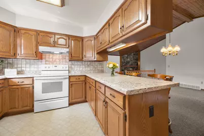 W180N9841  Riversbend Cir, Germantown, WI 53022 - Photo 11