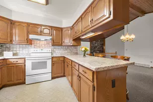 W180N9841 Riversbend Circle, Germantown, WI 53022 - Photo 11