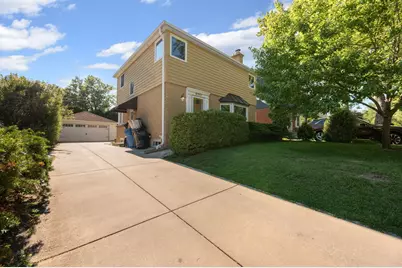6261 N Bay Ridge Ave, Whitefish Bay, WI 53217 - Photo 1