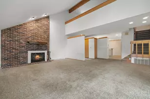 92 Woodfield Ct, Racine, WI 53402 - Photo 17