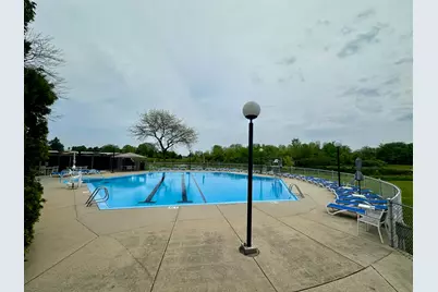 92  Woodfield Ct, Racine, WI 53402 - Photo 9