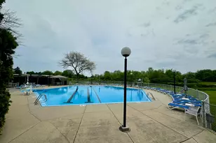92 Woodfield Ct, Racine, WI 53402 - Photo 9