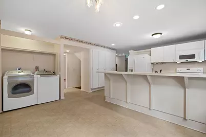 92  Woodfield Ct, Racine, WI 53402 - Photo 11