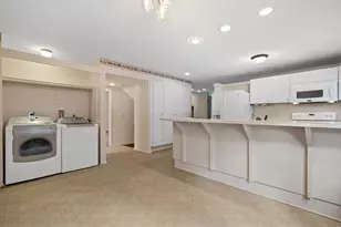 92 Woodfield Ct, Racine, WI 53402 - Photo 11