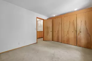 92 Woodfield Ct, Racine, WI 53402 - Photo 29