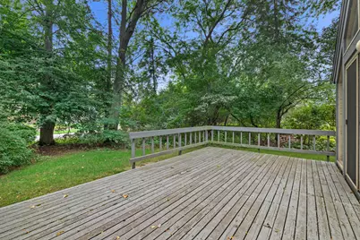 92  Woodfield Ct, Racine, WI 53402 - Photo 3