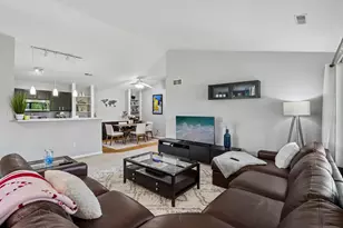 6877 S Rolling Meadows Ct, Oak Creek, WI 53154 - Photo 7