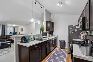 6877 S Rolling Meadows Ct, Oak Creek, WI 53154 - Photo 17