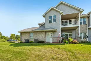 6877 S Rolling Meadows Ct, Oak Creek, WI 53154 - Photo 35