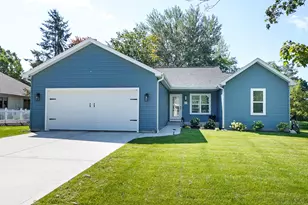 623 W Prospect St, Hartford, WI 53027 - Photo 1