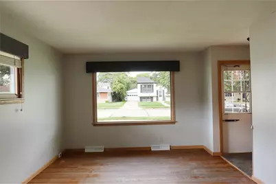 4149  Lasalle St, Racine, WI 53402 - Photo 7