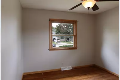 4149  Lasalle St, Racine, WI 53402 - Photo 13