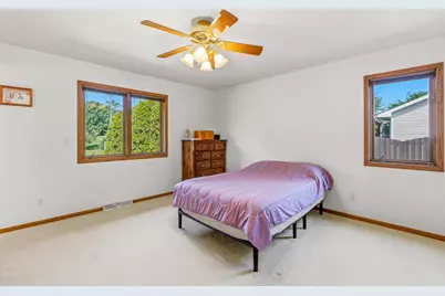 5004  White Fox Dr, Sheboygan, WI 53081 - Photo 9