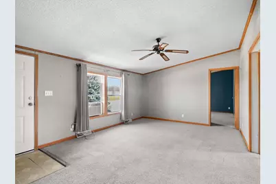 304  Park Ln, Mishicot, WI 54228 - Photo 7