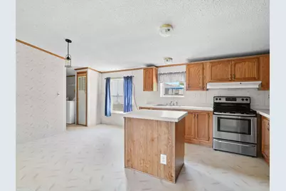 304  Park Ln, Mishicot, WI 54228 - Photo 9