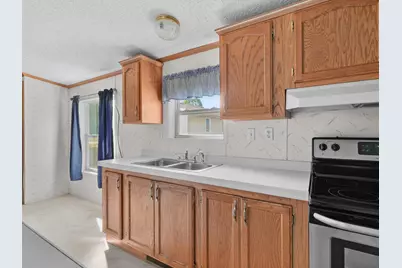 304  Park Ln, Mishicot, WI 54228 - Photo 13