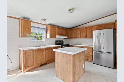 304  Park Ln, Mishicot, WI 54228 - Photo 11