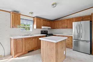 304 Park Ln, Mishicot, WI 54228 - Photo 11