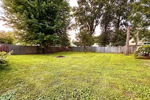 2622 6 Mile Rd, Racine, WI 53402 - Photo 25