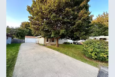 2622  6 Mile Rd, Racine, WI 53402 - Photo 3