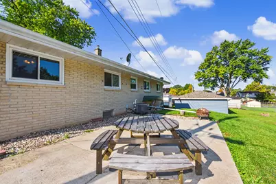 9634 W Rosedale Ave, West Allis, WI 53227 - Photo 9