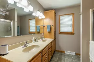 913 Oak Ave, Onalaska, WI 54650 - Photo 13