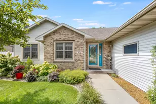 913 Oak Ave, Onalaska, WI 54650 - Photo 1