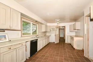 W269S3178 Merrill Hills Rd, Waukesha, WI 53189 - Photo 13