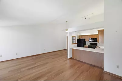 6105 S Creekside Dr #7, Cudahy, WI 53110 - Photo 5