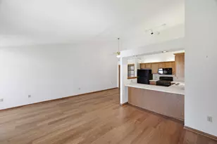 6105 S Creekside Dr, Cudahy, WI 53110 - Photo 5
