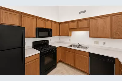 6105 S Creekside Dr #7, Cudahy, WI 53110 - Photo 13