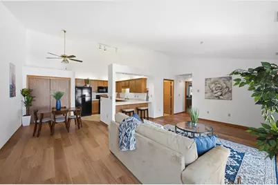 6105 S Creekside Dr #7, Cudahy, WI 53110 - Photo 7