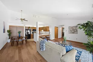 6105 S Creekside Dr, Cudahy, WI 53110 - Photo 7
