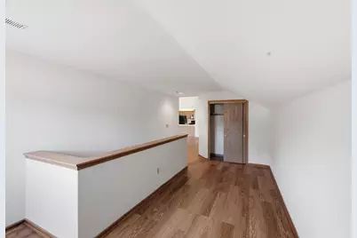 6105 S Creekside Dr #7, Cudahy, WI 53110 - Photo 17