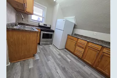 2109  Washington Ave #Upper 3, Racine, WI 53403 - Photo 3
