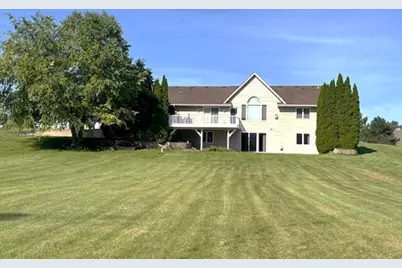 8651  Fieldstone Ct, Burlington, WI 53105 - Photo 3