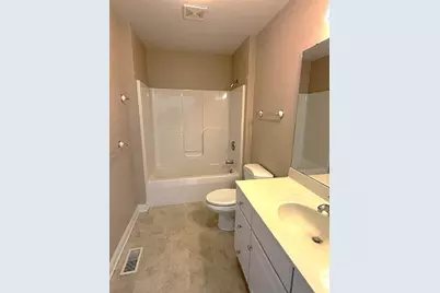 8651  Fieldstone Ct, Burlington, WI 53105 - Photo 17