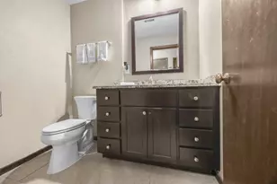 12430 W Burdick Ct, New Berlin, WI 53151 - Photo 17