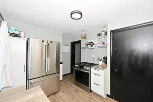 8113 W Townsend St, Milwaukee, WI 53222 - Photo 15