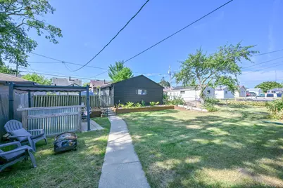 8113 W Townsend St, Milwaukee, WI 53222 - Photo 5